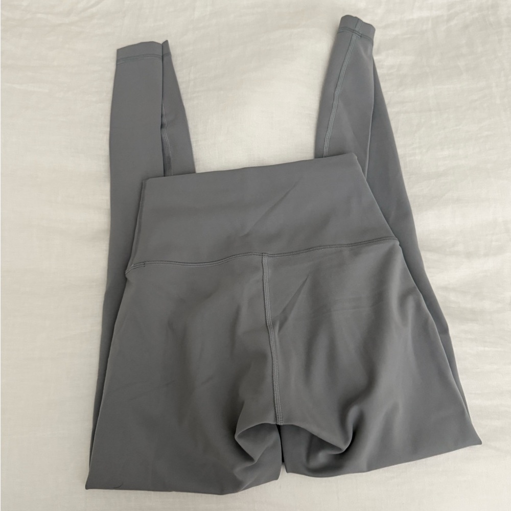 Lululmeon Charcoal Wunder Under 28” Leggings - Picture 4 of 4